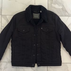 Levi’s Sherpa Lined Black Jean Original Trucker Jacket Women’s size Small